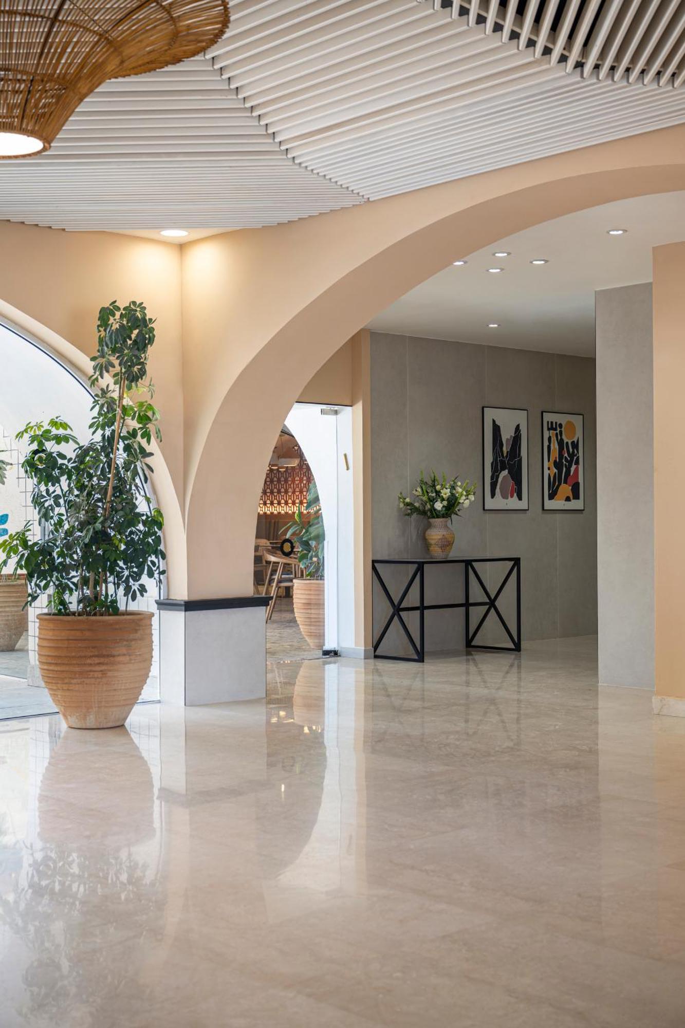 Hotel Neve By Atlas 4*